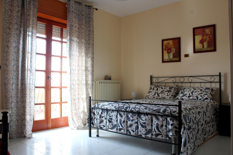 Others 5, La casa di Bia, Palermo