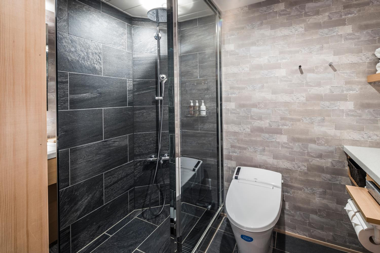 Bathroom 20