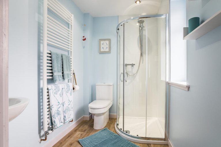 Bathroom 5, An Cois Na Mara Bed & Breakfast, Highland