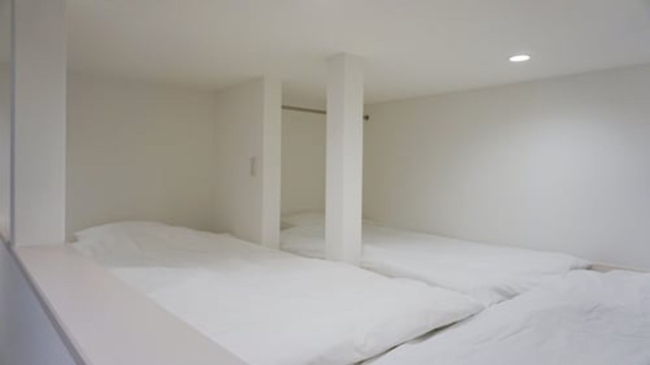 Bedroom 5, Trip Pod Sumiyoshi B, Fukuoka