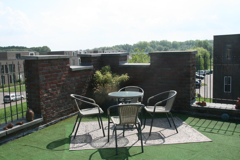 Others 3, B&B Het kasteel, Almere