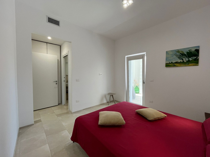 Others 4, Borgo Morgicchio, Brindisi