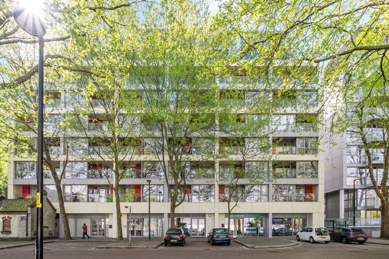 Exterior & Views, Modern 1-Bedroom Flat in Central London, London