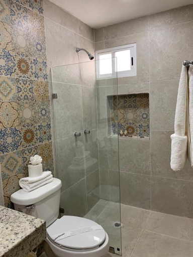 Bathroom 4, Hotel Catedral Valladolid, Valladolid