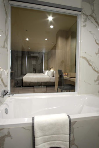 Bathroom 11