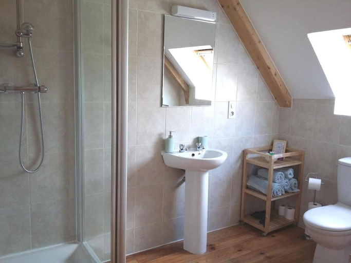 Bathroom, Le Grenier, La Vieille Ferme, Morbihan