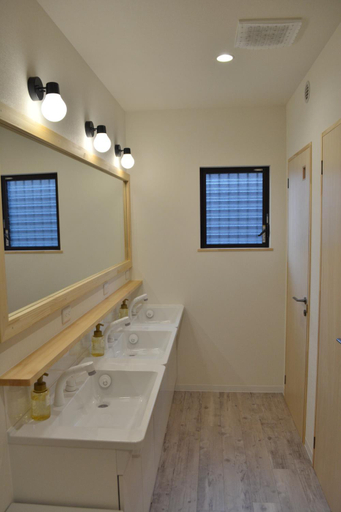 Bathroom 3, BED N CHILL Shippoya 七宝屋, Mitoyo