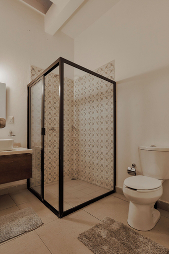 Bathroom 2, CENTRICO LIVE C603, Del Centro