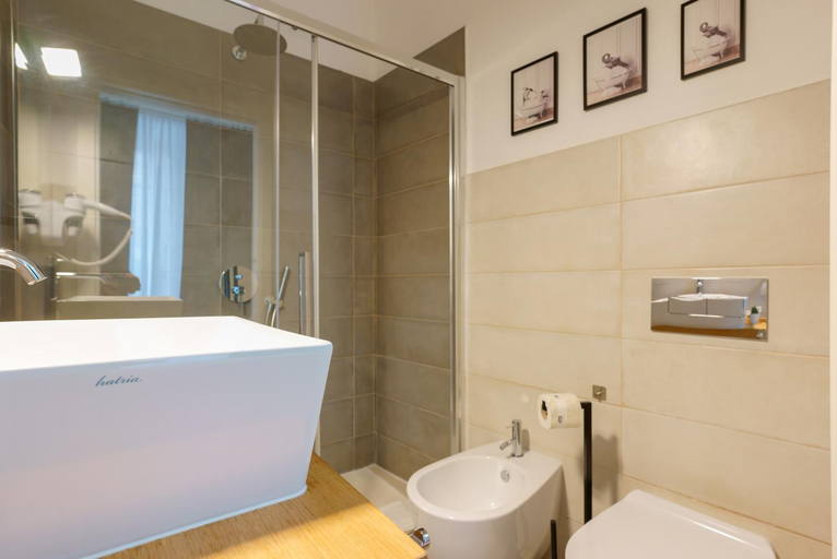 Bathroom 3, CrossRoad 4, Cagliari