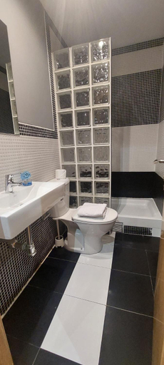 Bathroom 4, Hostal Noviciado, Madrid