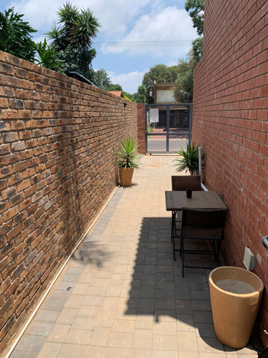 Others 4, The Chameleon, City of Tshwane