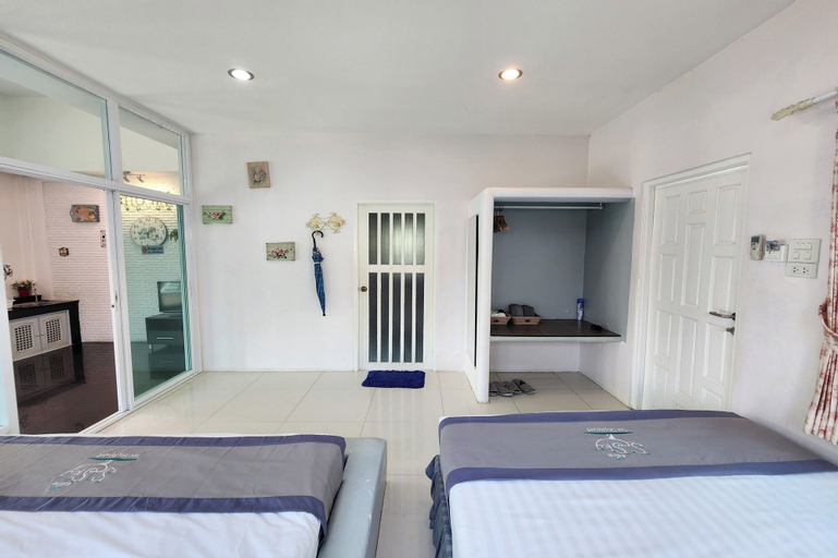 Bedroom 30