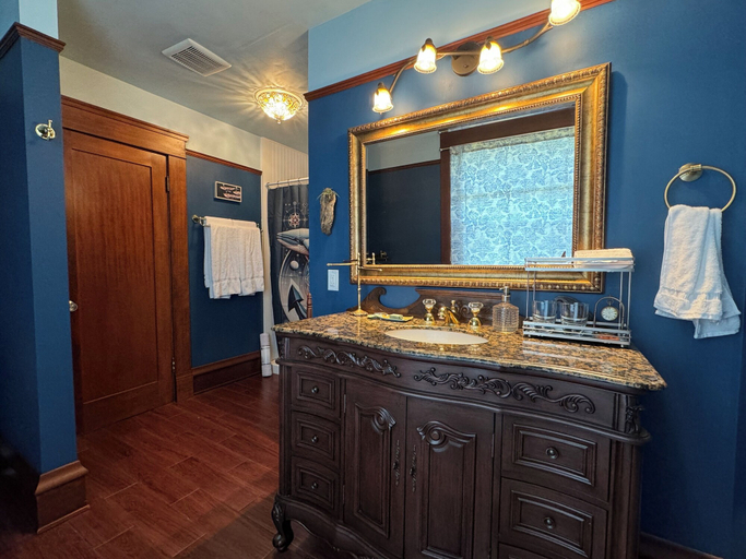 Bathroom 3, Hubble House Inn, Grays Harbor