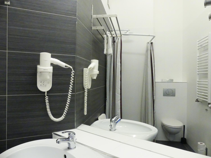 Bathroom 4, Hotel Goldmarie, Berlin