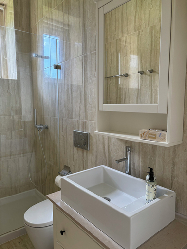 Bathroom 5, Quinta da Carlota, Torres Vedras