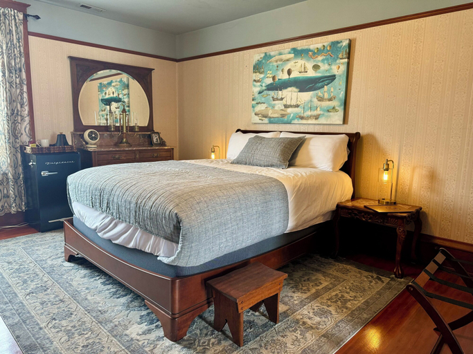 Bedroom 2, Hubble House Inn, Grays Harbor