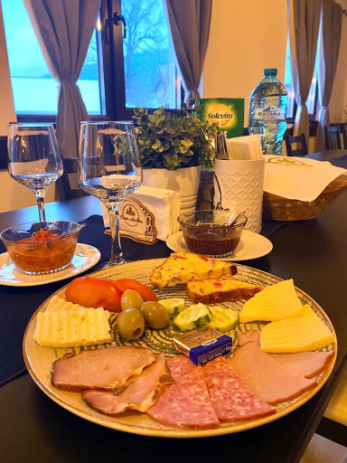 Food & Drinks 3, Casa Ambra, Sadova