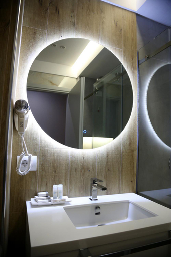 Bathroom 3, Hotel One, Vlorës
