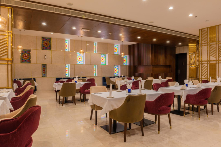 Food & Drinks 5, Hotel Royal Crown, Bausher