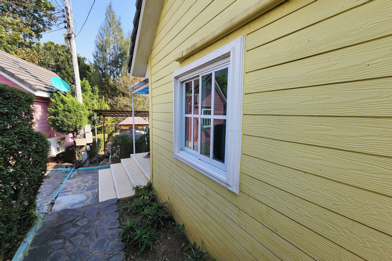 Exterior 10