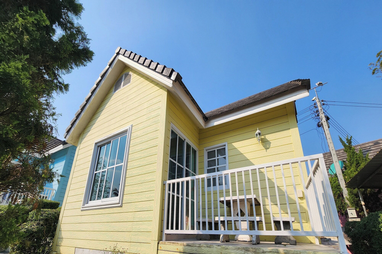 Exterior 16