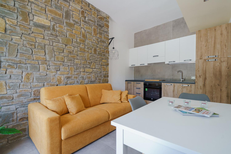 Others 5, Cilento Victory House, Salerno