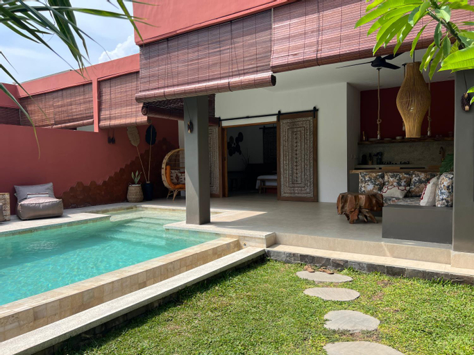 Swimming Pool 4