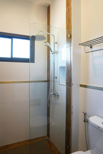 Bathroom 7