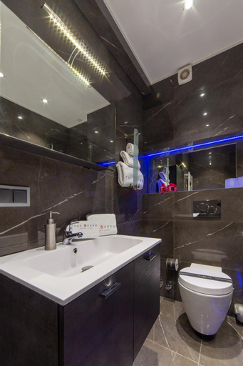 Bathroom 4