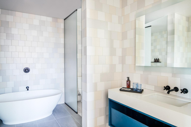 Bathroom 4, Hotel San Luis Obispo, San Luis Obispo