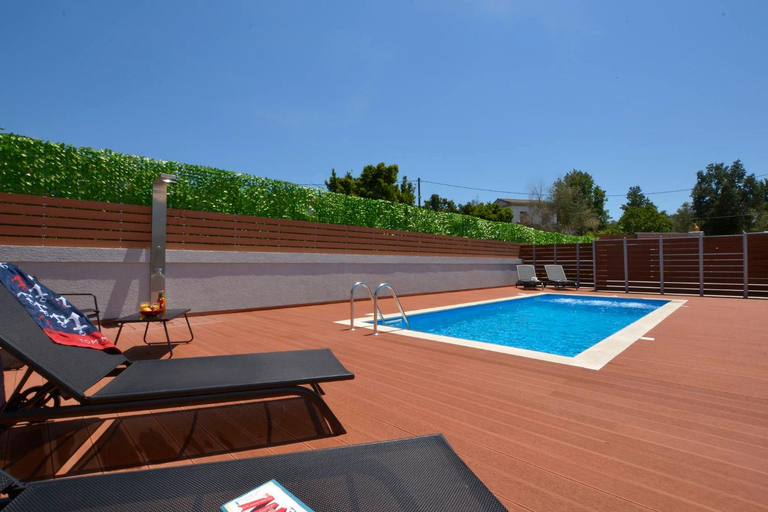 Others 4, Villa Bratou, Ionian Islands