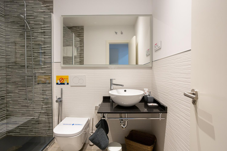 Bathroom 3, Alma Suites Madrid CH, Madrid