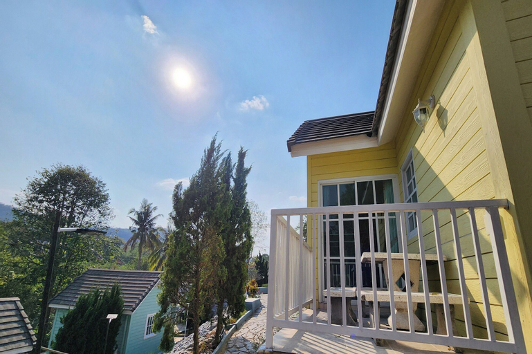 Exterior 15