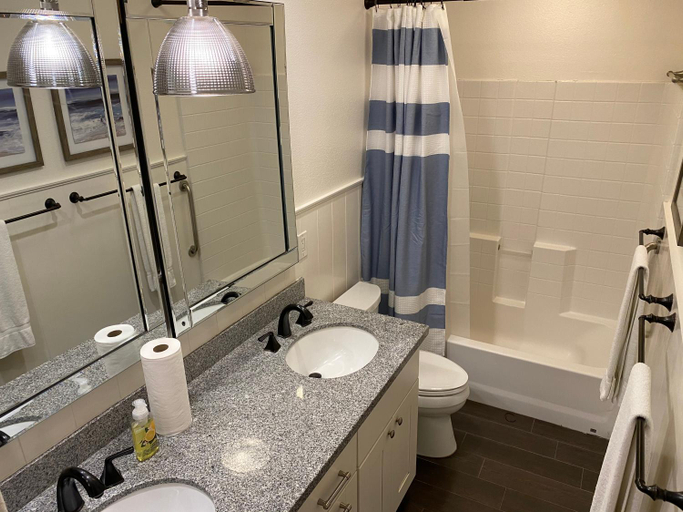 Bathroom 3, Beachcomber Inn, Orange