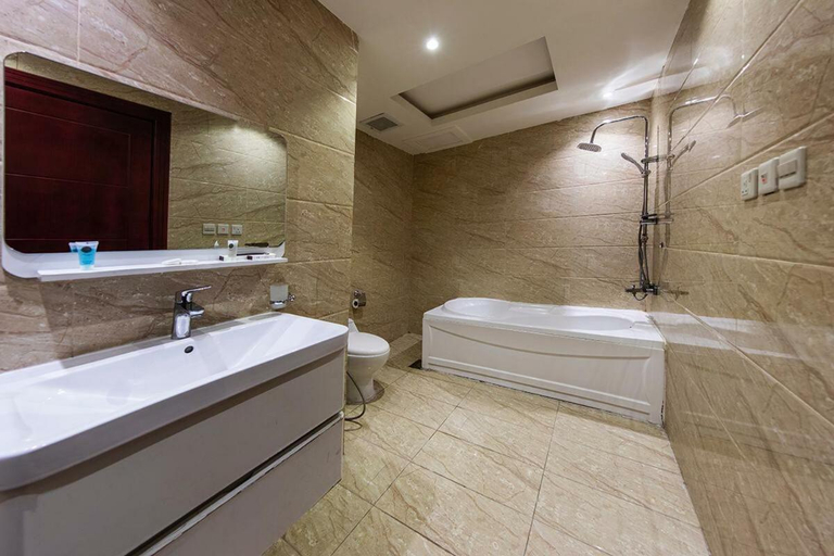 Bathroom 2, Towlan Qurtaba - تولان للشقق المخدومة فرع قرطبة, Riyadh
