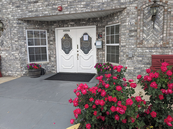 Exterior & Views 2, Dutton Inn, Taney