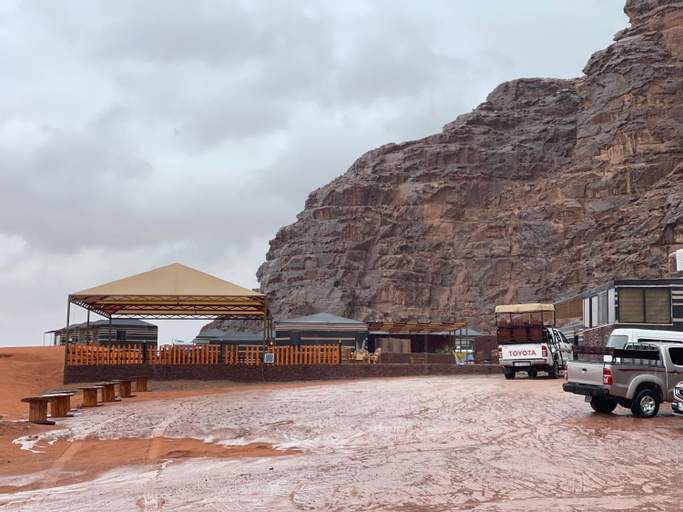 Golden mountains camp, Quaira