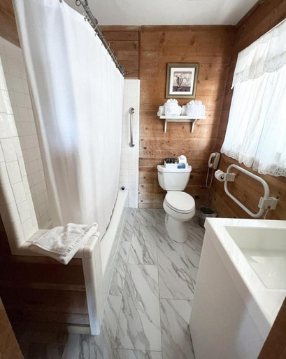 Bathroom 3, Carmel Garden Inn, Monterey