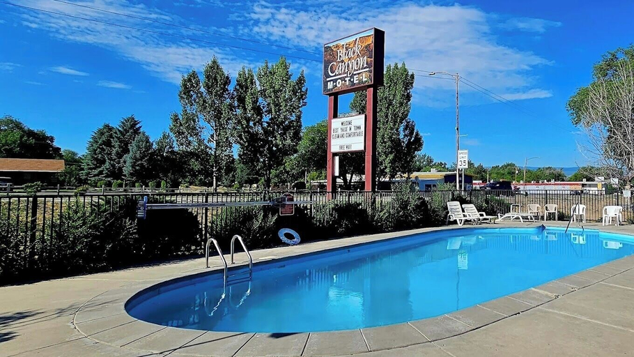 Sport & Beauty 1, Black Canyon Motel, Montrose