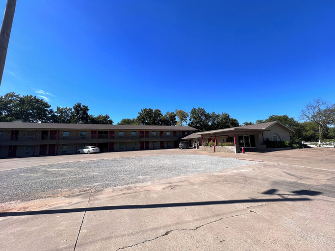 Exterior & Views 2, Economy Inn Express, Garvin