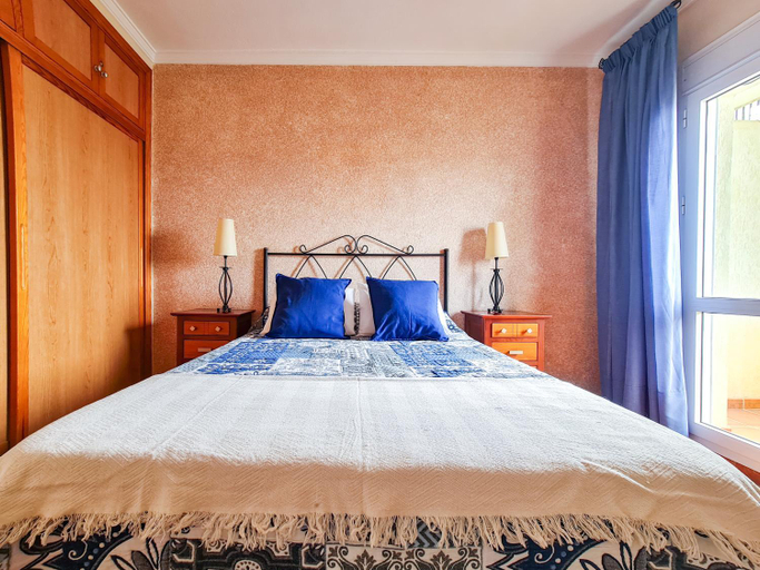 Bedroom 3, Apartment with sea views in Benalbeach, Málaga