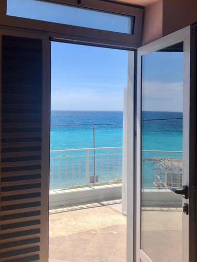 Others 2, Villa Denny, Sarandës
