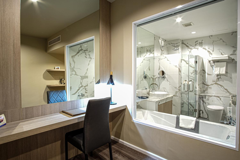 Bathroom 7