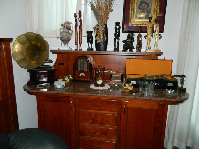 Others 5, Ascot Lodging, Varese