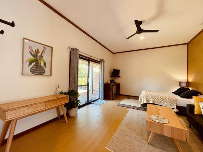 Bedroom 2, Grape Juice Retreat Rustic romantic gateway 5mins to beaches & town, Augusta-Margaret River