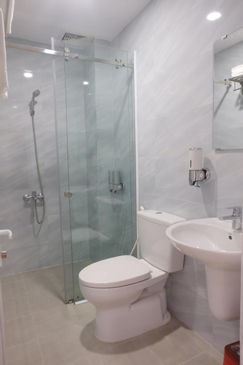 Bathroom 12