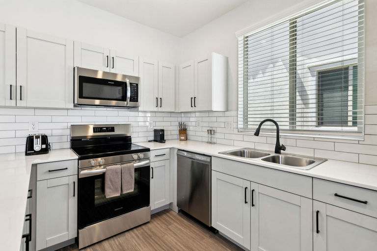 Others 5, Breezy Modern House with Pool BBQ, Pinal
