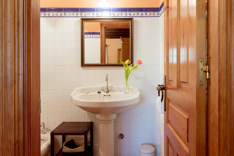Bathroom 4, El Molino de Bonaco, Cantabria