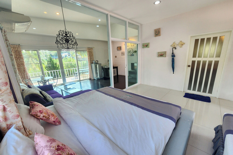 Bedroom 18