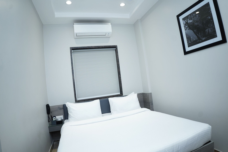 Bedroom 4, Hotel Express 11, Hoshangabad
